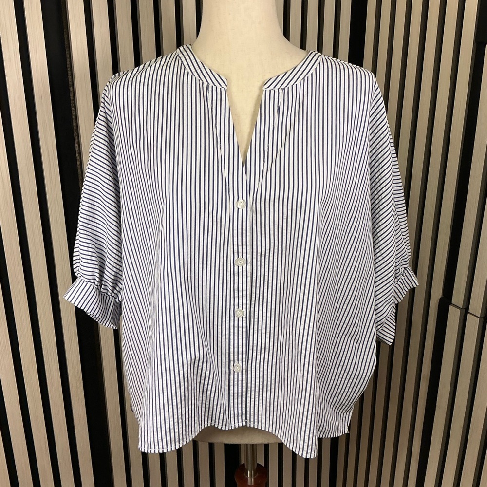 Allie Rose Navy and White Oversized top, Sz L